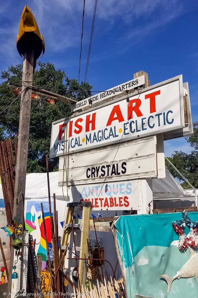 A sign that says Fish Art