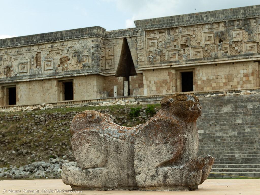 A throne made of stone in the form of two jaguars