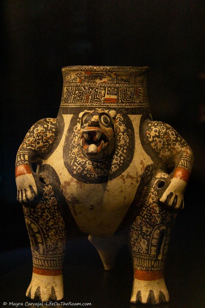 An anthropomorphic ceramic piece 