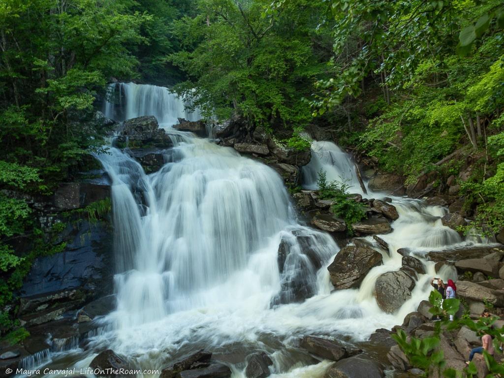 A powerful cascade on rocks