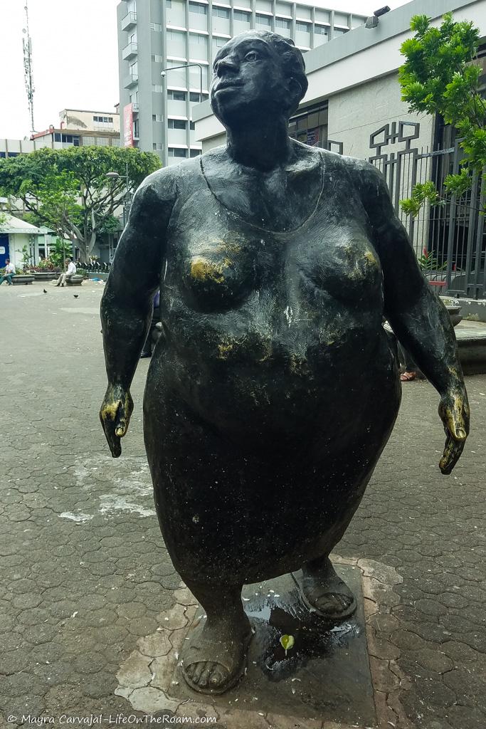 A sculpture of a woman