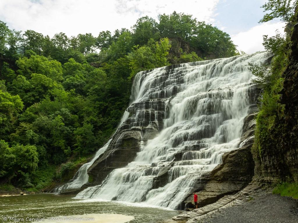 A tall and powerfull waterfall