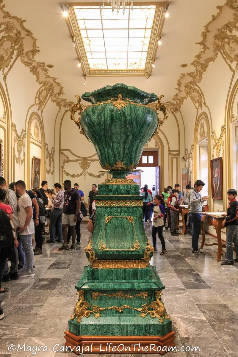A big vase-looking object in malachite