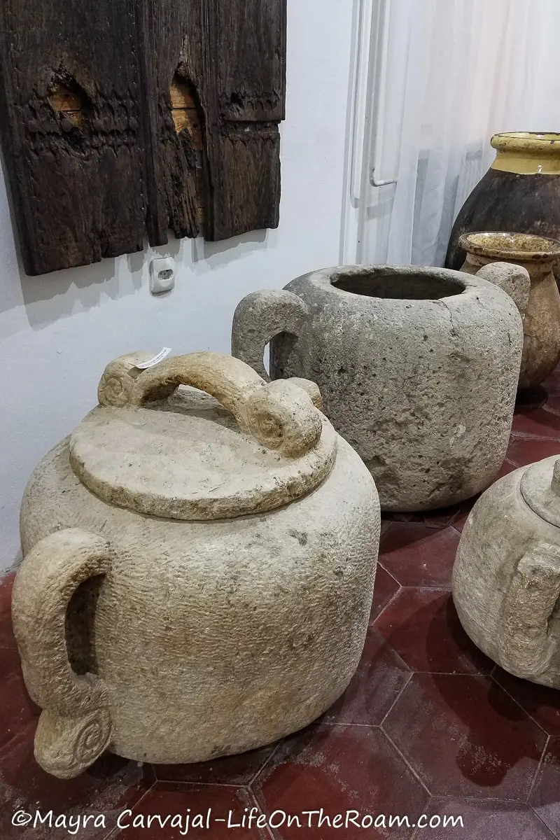 Big stone vessels with lids 